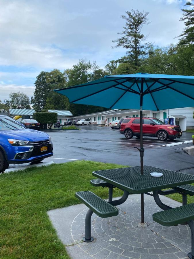 Motel Brookside & Lake George