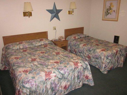 Brookside & Motel 2*